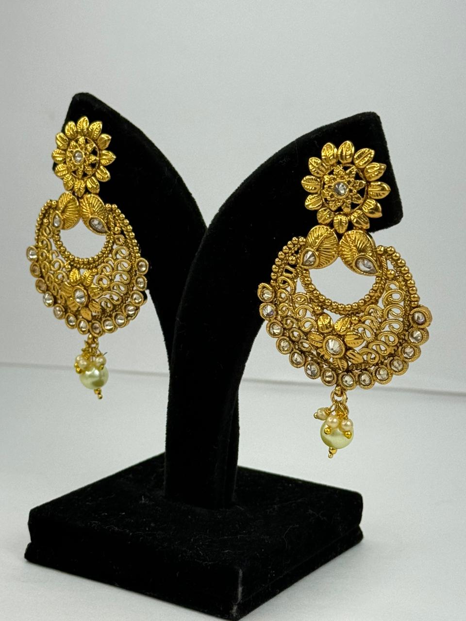 Petal Grace gold Earrings