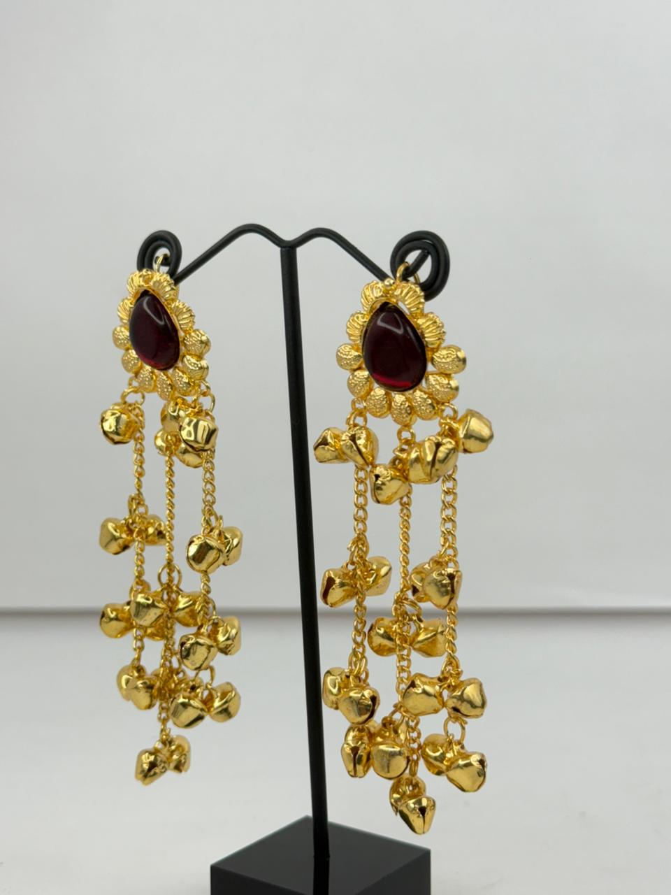 Riwaayat Ruby Earings