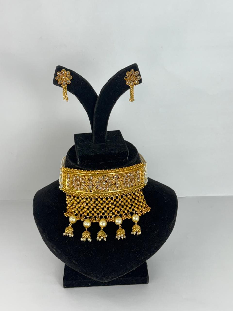 Aabha Rajwada gold Choker set