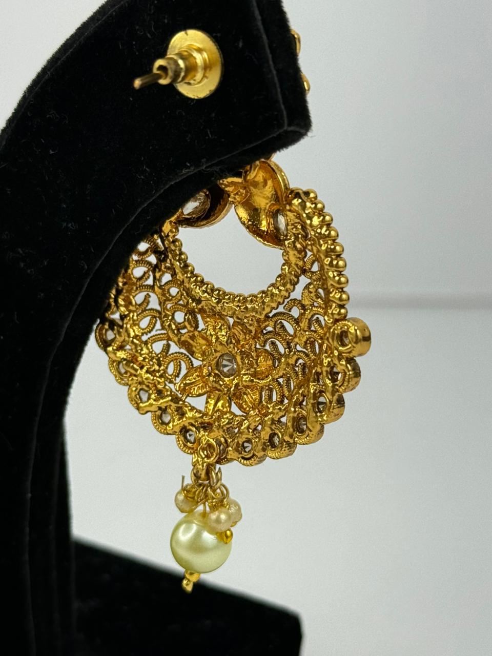 Petal Grace gold Earrings