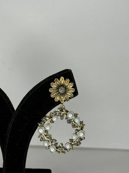 REGAL PEARL BLOOSOM EARING