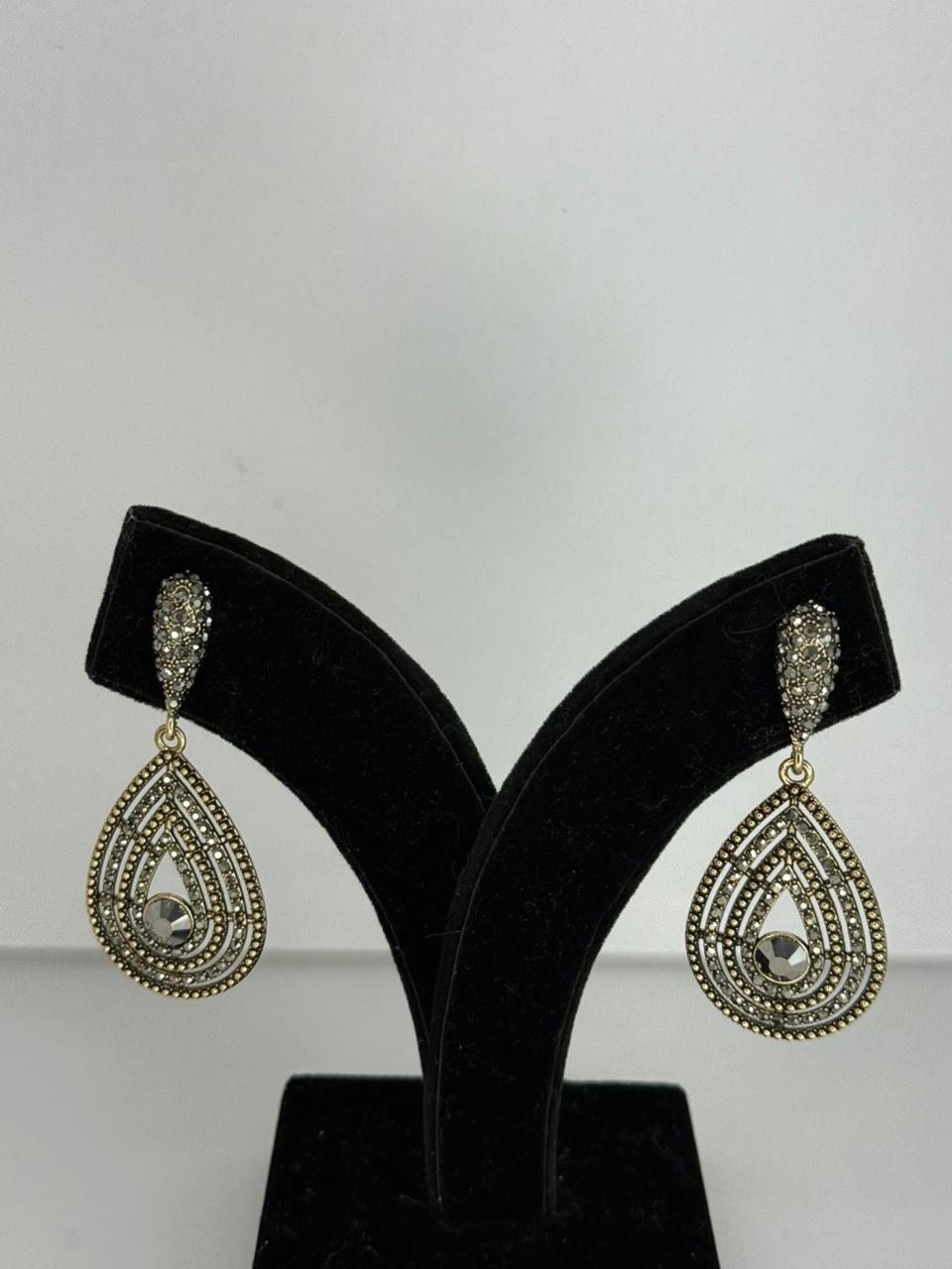 Saanjh Crystal Leaf Earrings