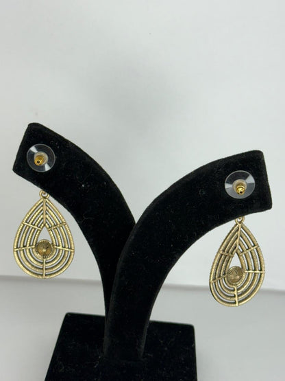 Saanjh Crystal Leaf Earrings