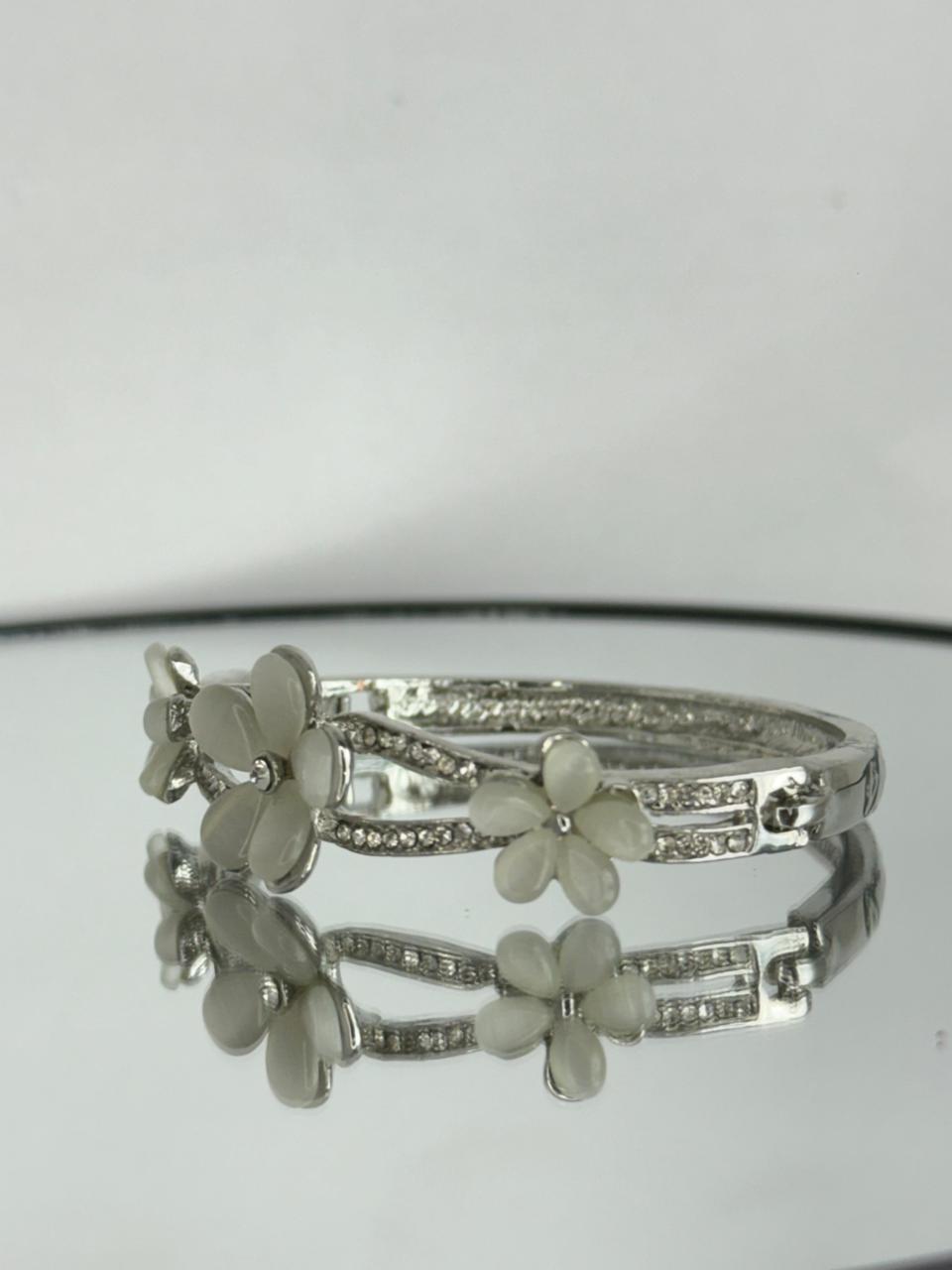 Pearl Petal Grace Bracelet