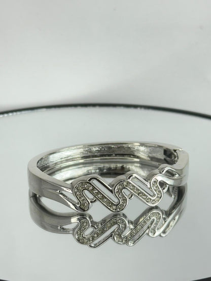 Viora Crystal Ripple Bracelet