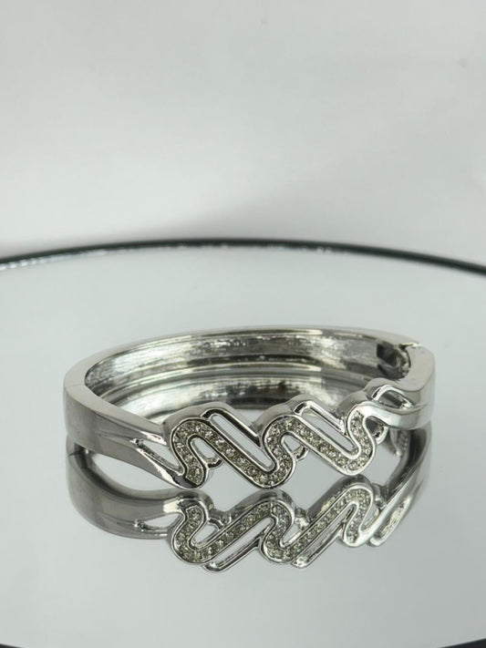 Viora Crystal Ripple Bracelet