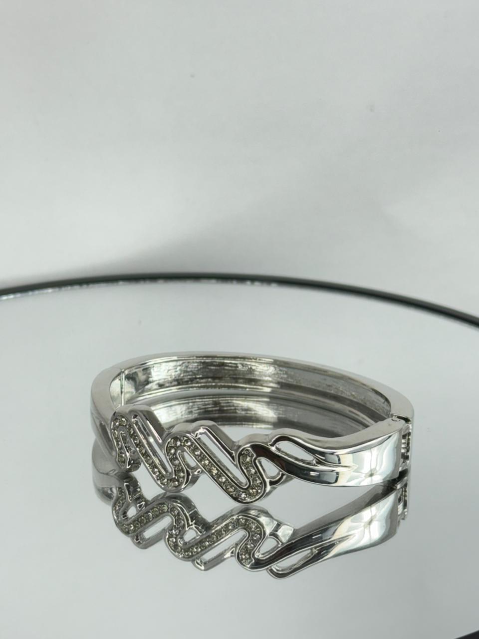 Viora Crystal Ripple Bracelet