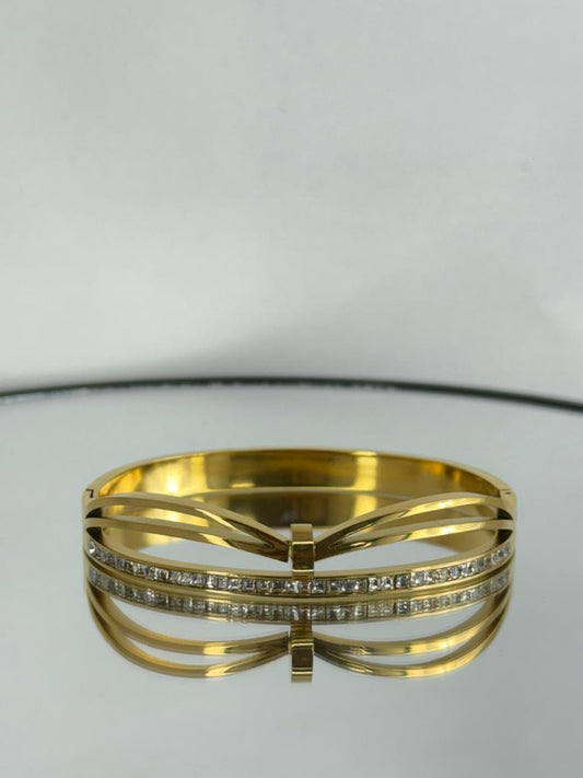 Swarnika Crystal Curve Bracelet