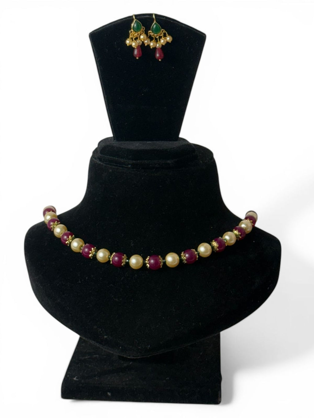 Zamrud Pearl Necklace