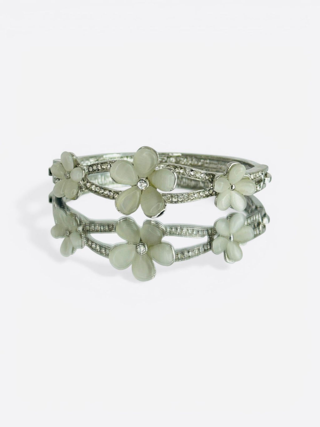 Petal Veil Crystal Bracelet