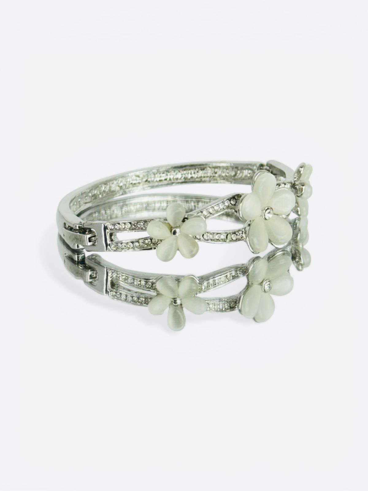 Petal Veil Crystal Bracelet