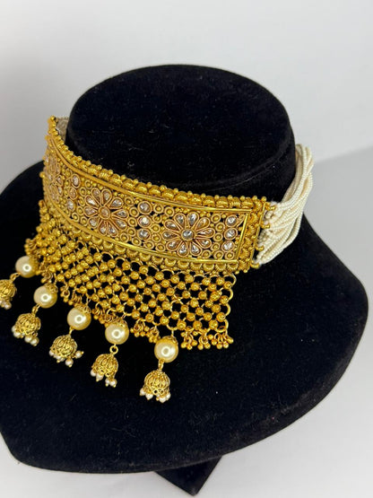 Aabha Rajwada gold Choker set