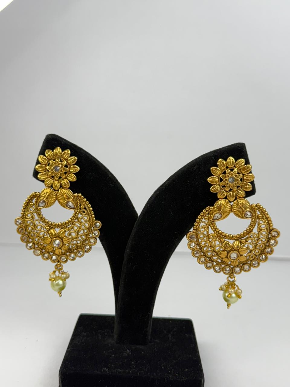 Petal Grace gold Earrings